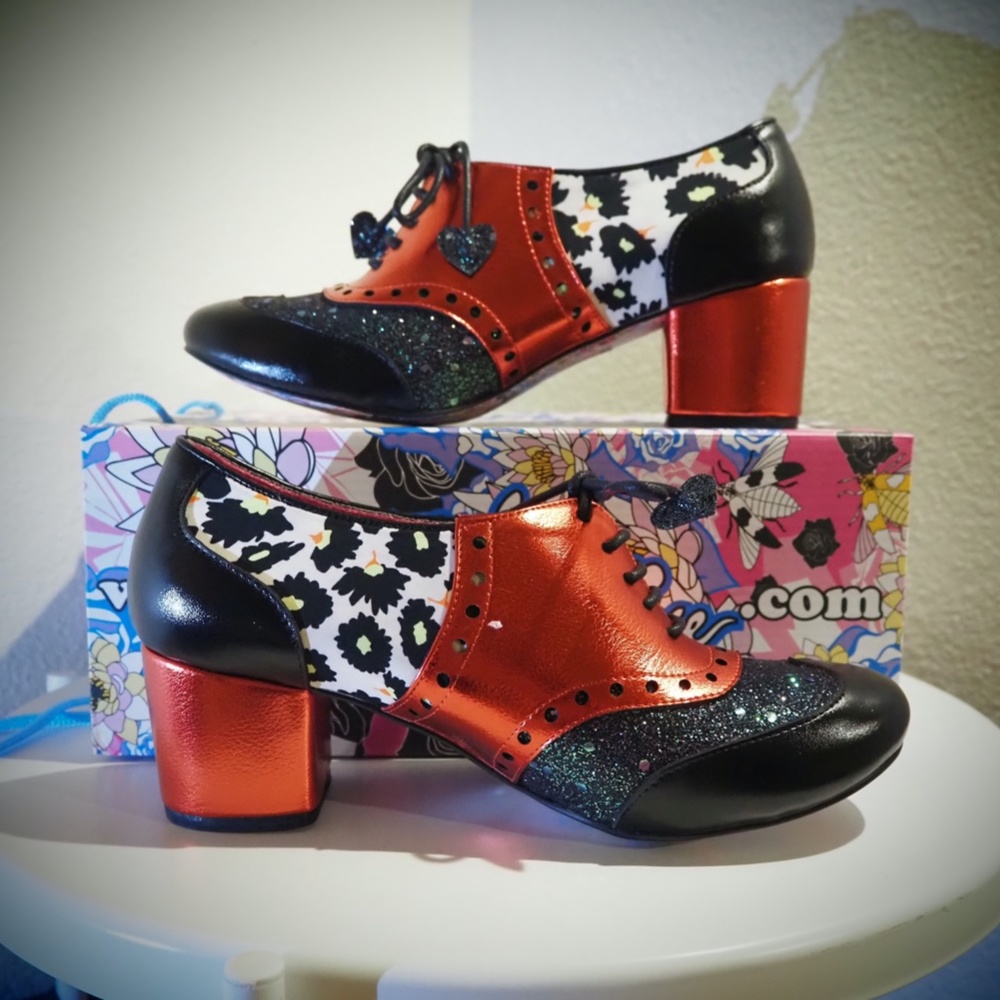 Irregular Choice - Clara Bow - 41EU 9.5US Red and Black Shoes